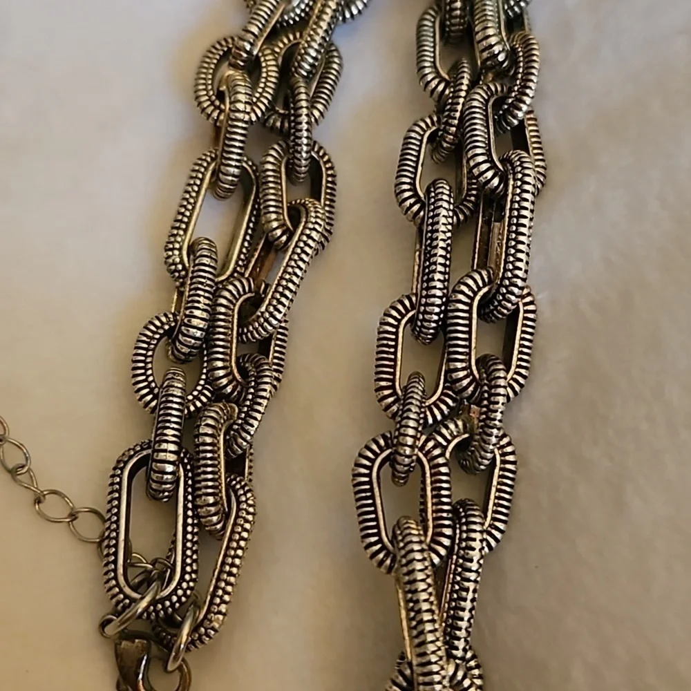 Vintage Textured Oval Link Pearl Pendant Castlecore Chain Necklace